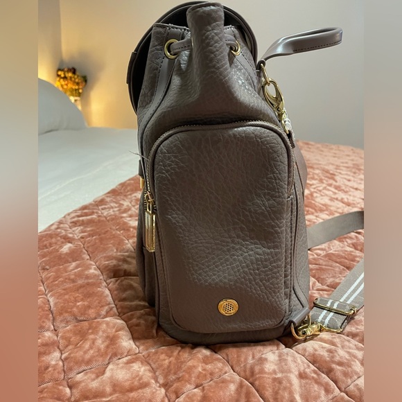 DKNY RAPTURE BACKPACK - Picture 7 of 8